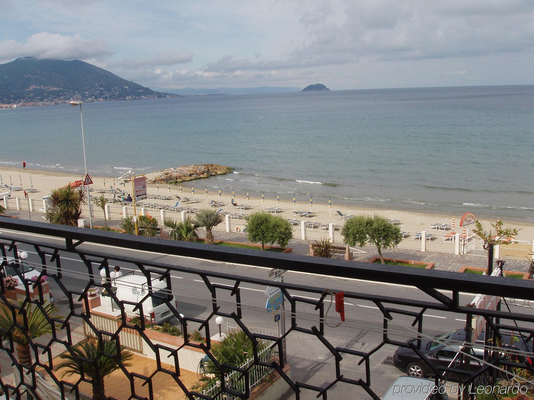 Hotel Aquilia Laigueglia Exteriör bild