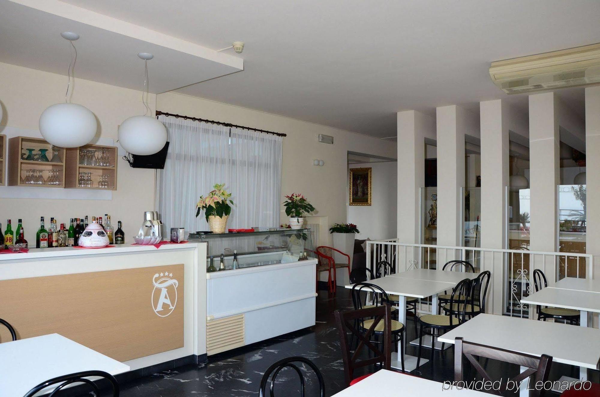 Hotel Aquilia Laigueglia Exteriör bild